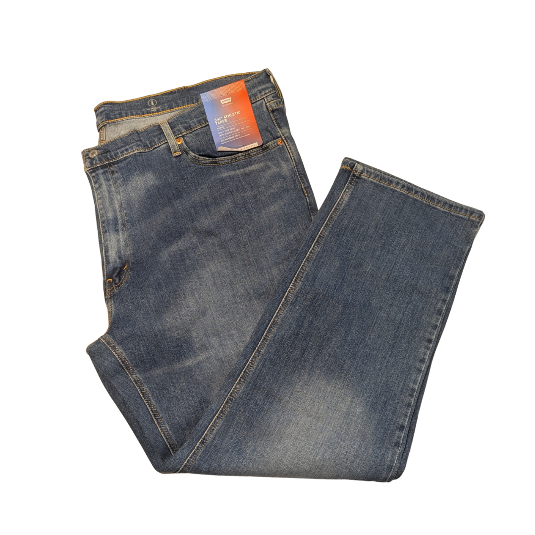 Men’s Levi’s 541 Alethic Taper Fit Stretch Jeans – 46x34